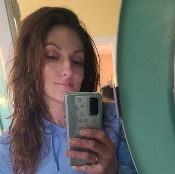 Meet your Posher, Heather - Picture 1 of 1